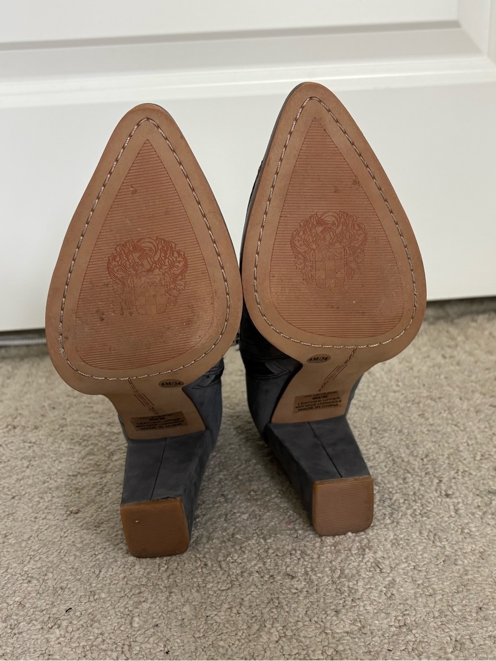 Vince Camuto Levesna Leather Booties 6 - Picture 7 of 9